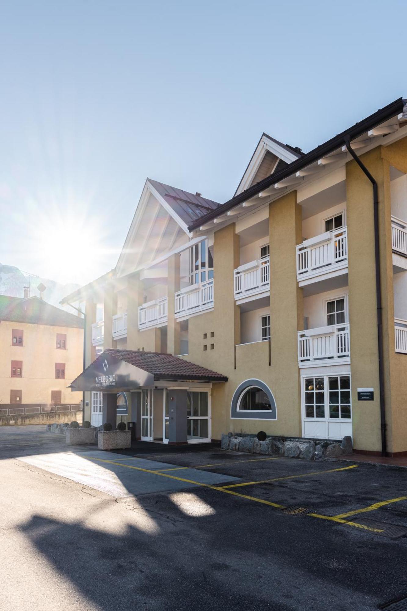 Hotel Garni Meledrio Dimaro Buitenkant foto