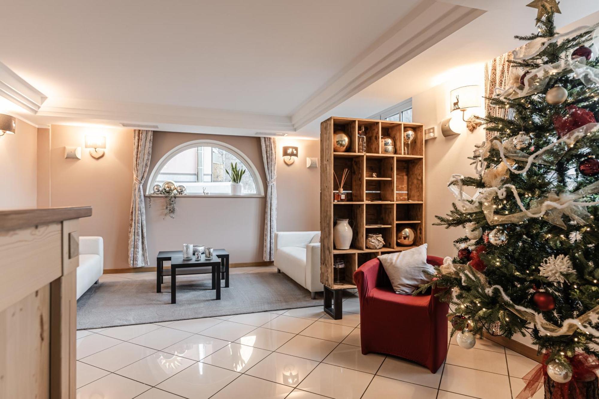 Hotel Garni Meledrio Dimaro Buitenkant foto