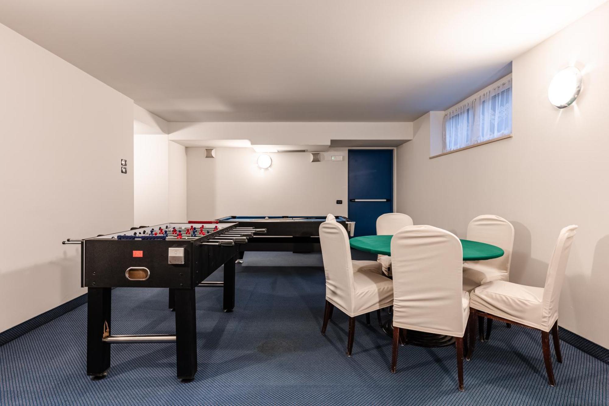 Hotel Garni Meledrio Dimaro Buitenkant foto