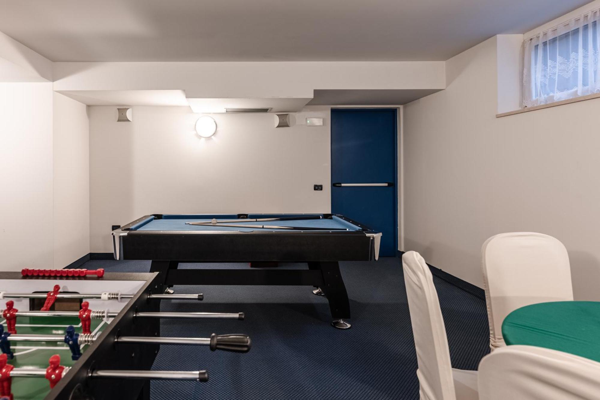 Hotel Garni Meledrio Dimaro Buitenkant foto